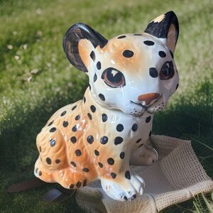 Cheetah Fiqurine Baby Cub Spotted Large Cat Animal Lovers 6 1/4X 5 Vintage Decor
